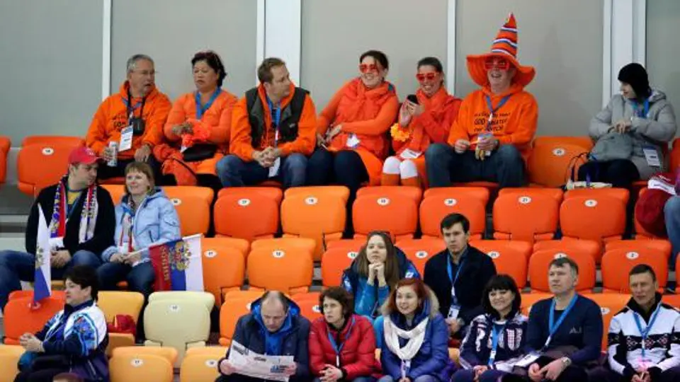 Sochi recurre a sus voluntarios para llenar gradas