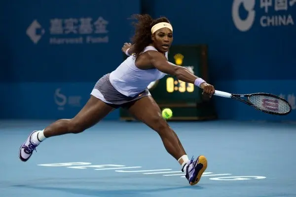 Serena Williams se impone en su regreso al Abierto de Beijing
