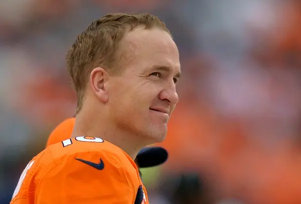 Peyton Manning no entrena por molestia en el tobillo