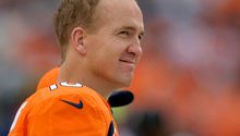 Peyton Manning no entrena por molestia en el tobillo