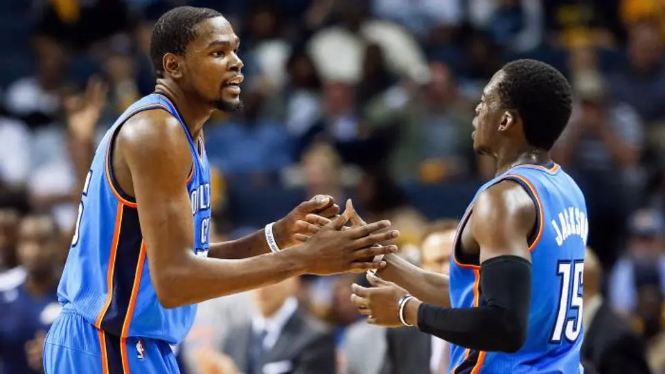 Durant guía al Thunder a triunfo sobre Grizzlies