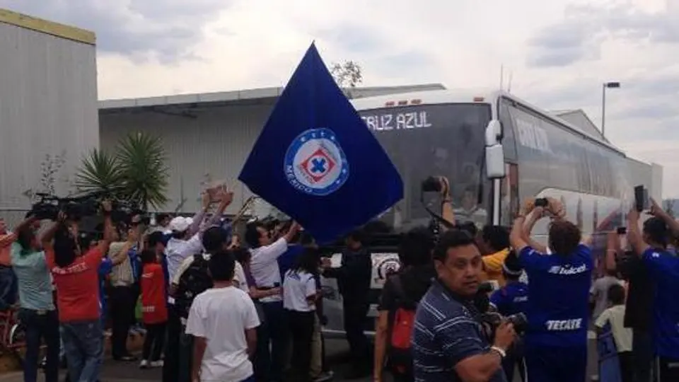 Cruz Azul es arropado por su afición en León