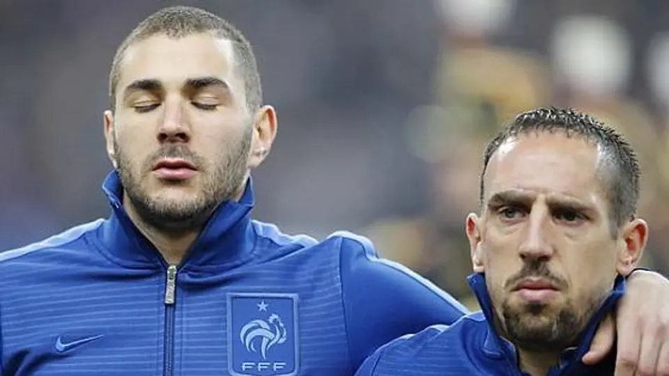 Fiscalía de París pide absolver a Benzema y Ribéry