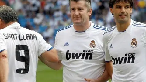 Real Madrid vence a Manchester United en duelo de veteranos