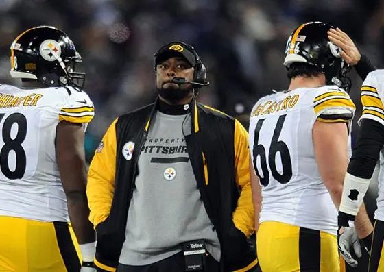NFL multa a Mike Tomlin por interferir en una jugada