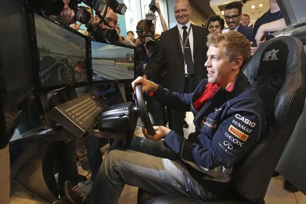 Critica Vettel retraso de Pirelli con neumáticos nuevos
