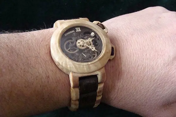 Ucraniano replica relojes suizos en madera