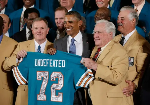 Obama recibe a los Delfines de 1972 en la Casa Blanca