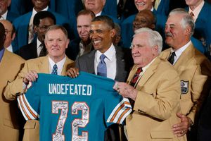 Obama recibe a los Delfines de 1972 en la Casa Blanca