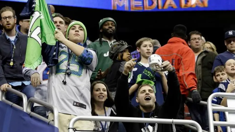 Seattle gana duelo de aficiones en el Media Day
