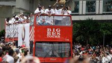Heat de Miami festeja en las calles junto a sus aficionados