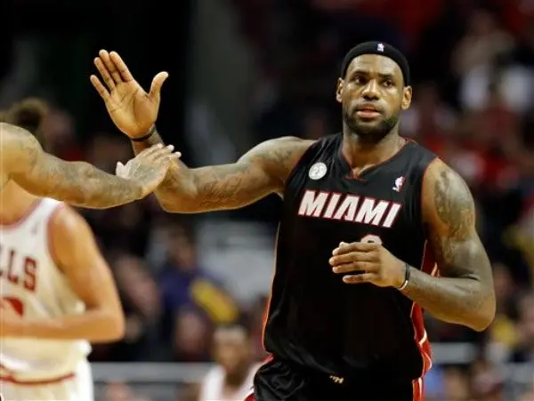 Lebron James arrasa con votación para equipo ideal