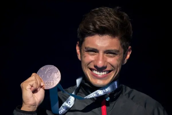 Jonathan Paredes, bronce en clavados de altura
