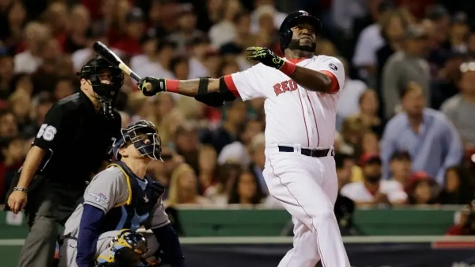Ortiz se luce y pone a Tampa Bay al borde de la eliminación