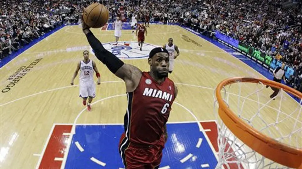 LeBron James considera un honor ser el MVP
