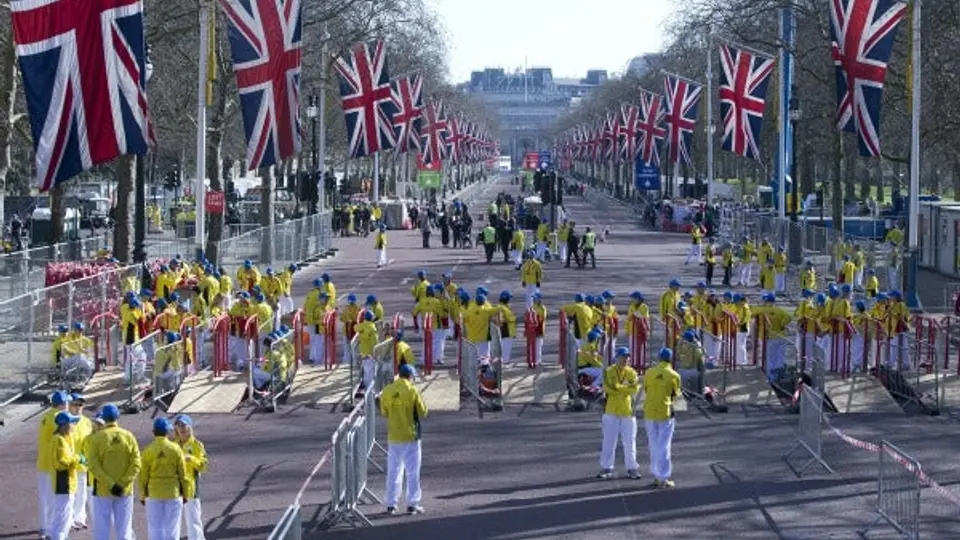 Maratón de Londres homenajea a víctimas de Boston