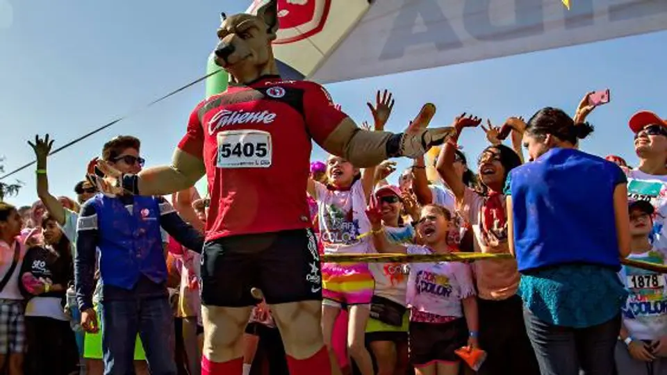 Xolos participa en carrera contra el cáncer