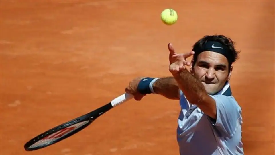 Delbonis sorprende a Federer en Hamburgo