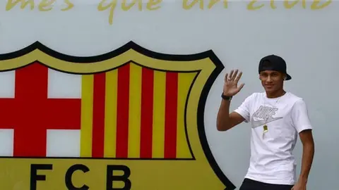 Neymar ya está en Barcelona