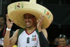 Gustavo Ayón, ansioso por recuperarse del hombro