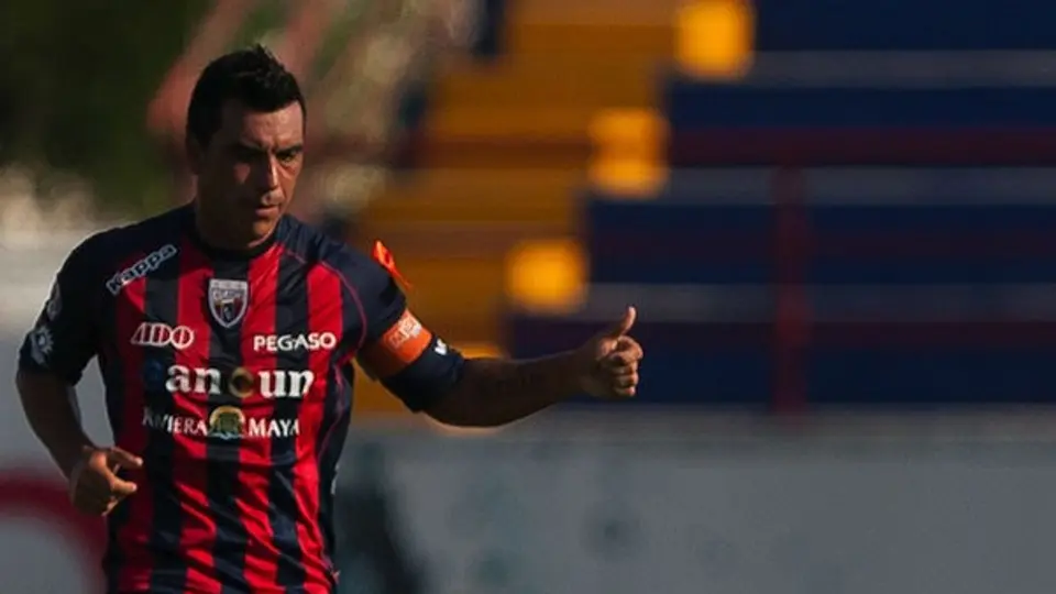 Esteban Paredes, nuevo jugador del Querétaro