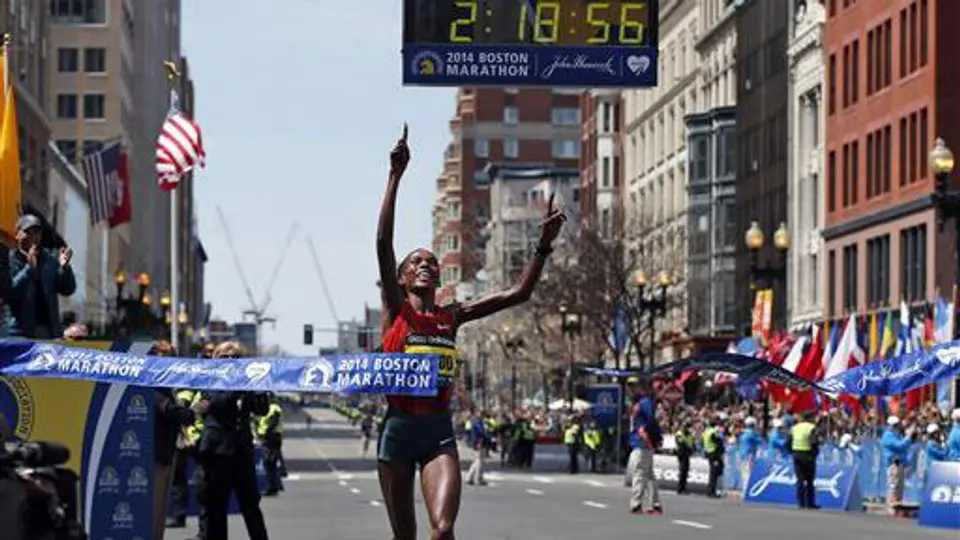 Rita Jeptoo revalida victoria en Maratón de Boston