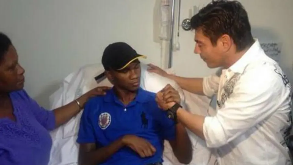 Travieso cumple y lleva donativo a Carmona
