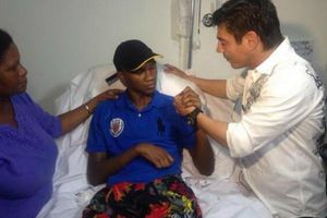 Travieso cumple y lleva donativo a Carmona