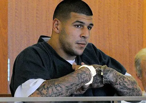 Niegan a Aaron Hernández ver partido de Patriotas