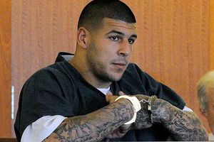 Niegan a Aaron Hernández ver partido de Patriotas