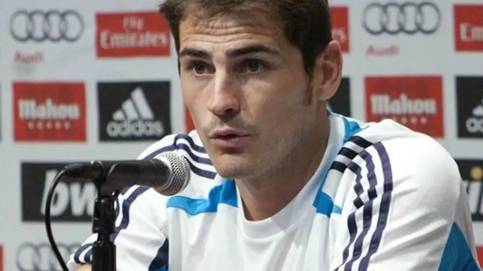 Casillas crea una academia para formar jóvenes porteros en Qatar