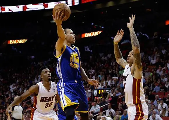 Heat no puede frenar a Warriors