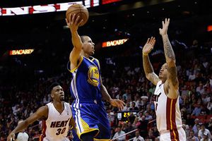 Heat no puede frenar a Warriors