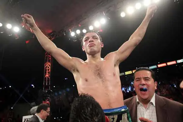Julio César Chávez Jr. triunfa en su regreso al ring
