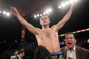 Julio César Chávez Jr. triunfa en su regreso al ring