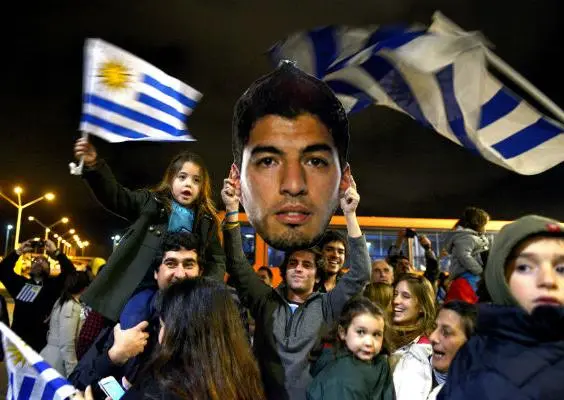 Chinos inventan destapador con forma de Luis Suárez
