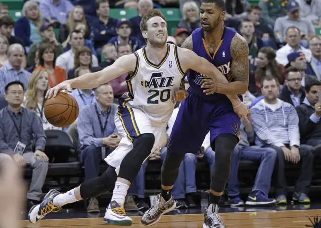 Hornets tratan de convencer a Gordon Hayward