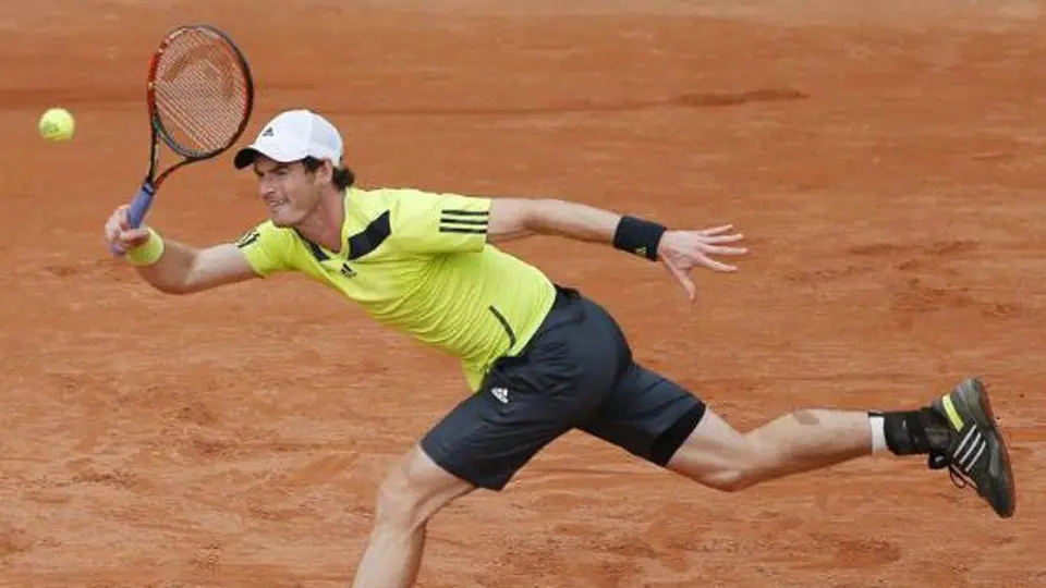 Murray clasifica a tercera ronda en Roland Garros
