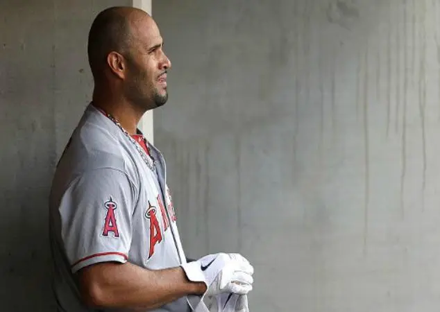 Piden desestimar la demanda de Pujols contra Clark