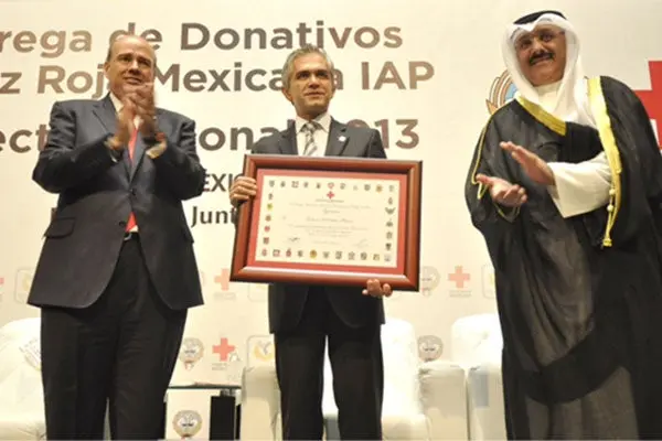 GDF entrega donativo a la Cruz Roja por 7 mdp