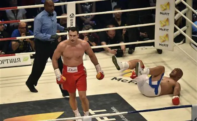 Klitschko noquea a Leapai y retiene póquer de títulos
