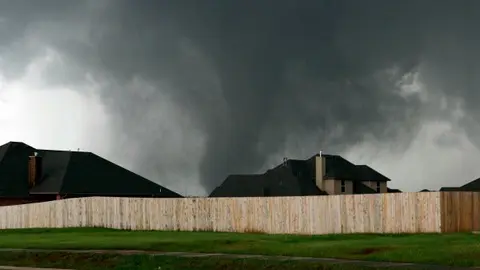 Tornado en Oklahoma alcanza los 320 kph