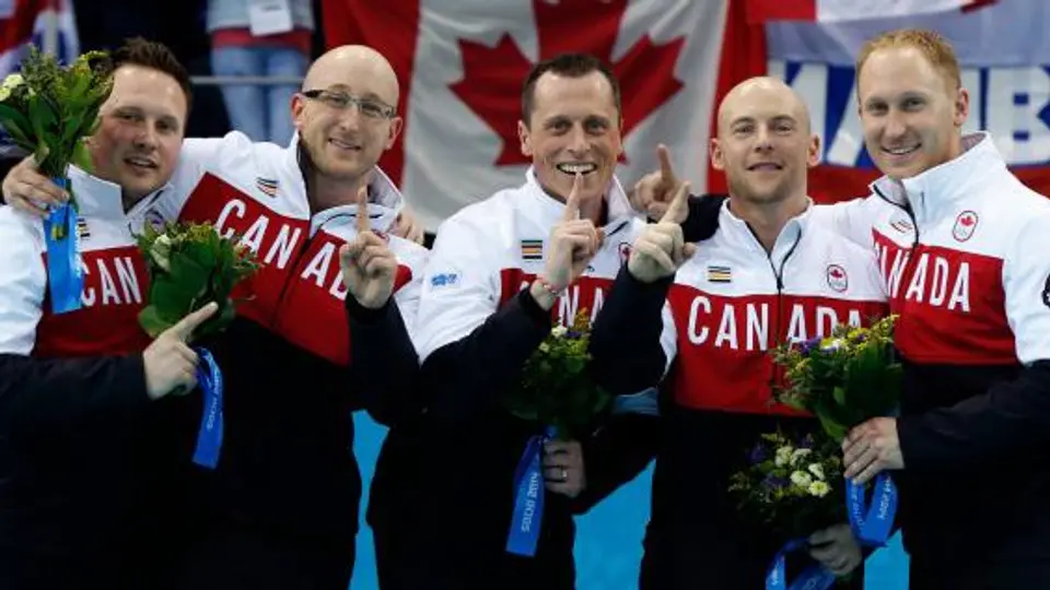 Canadá gana su tercera medalla de Oro consecutiva en curling
