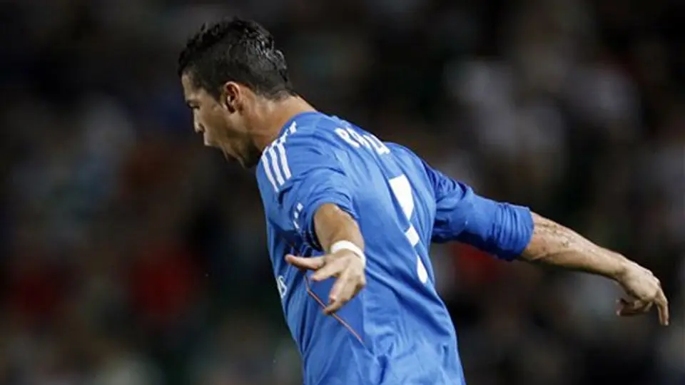 Cristiano defiende a aficionado con carta para la policía