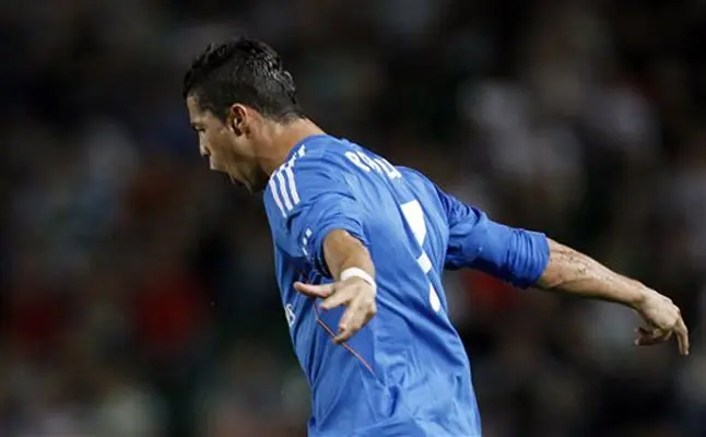 Cristiano defiende a aficionado con carta para la policía