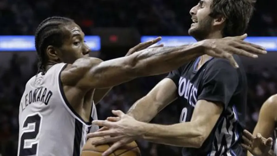 Spurs arrollan a Timberwolves con 17 unidades de Leonard