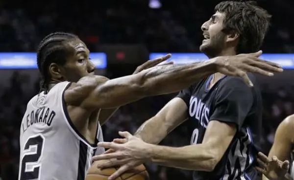Spurs arrollan a Timberwolves con 17 unidades de Leonard