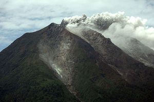 Hace erupción el volcán Sinabun