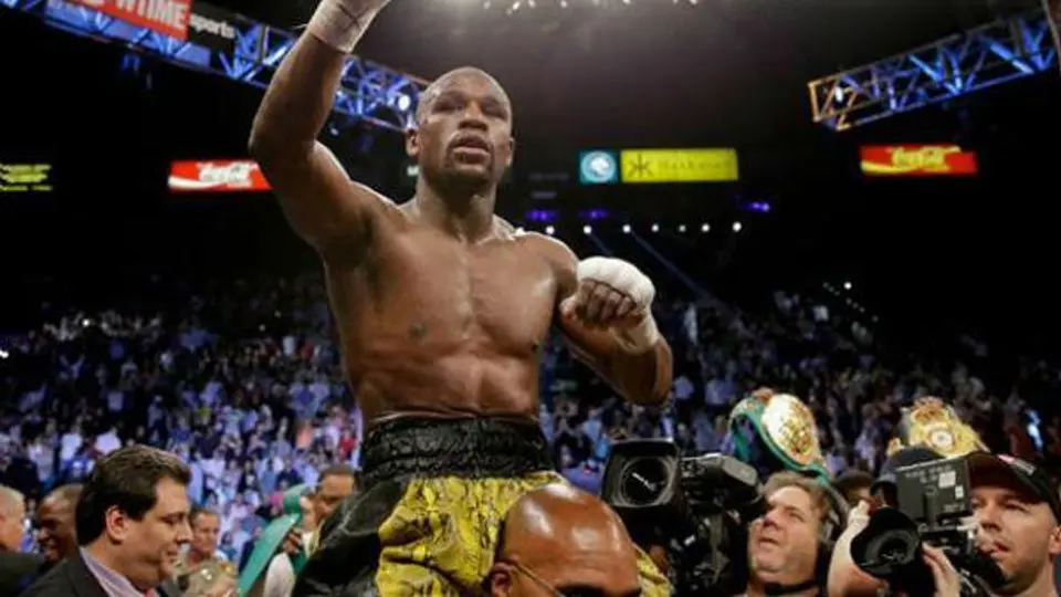 Mayweather descarta pelea contra Pacquiao por culpa de Arum