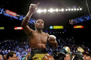 Mayweather descarta pelea contra Pacquiao por culpa de Arum